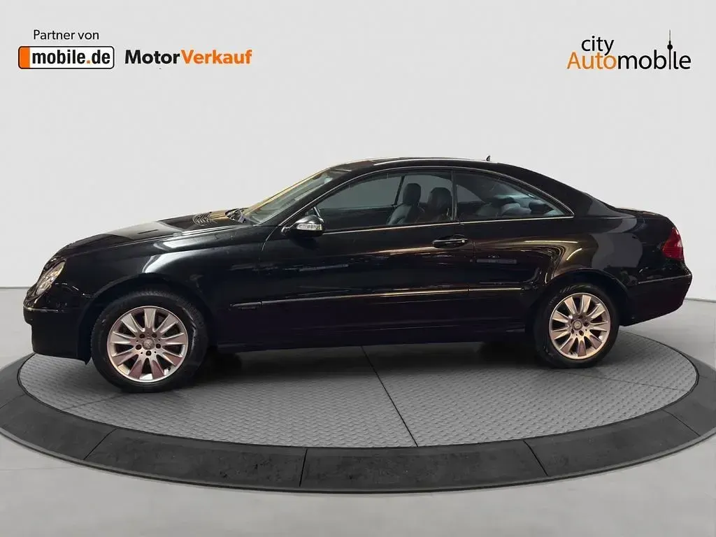 Gebraucht Mercedes CLK200 184 PS (135 kW) 2009 Schwarz Coupé