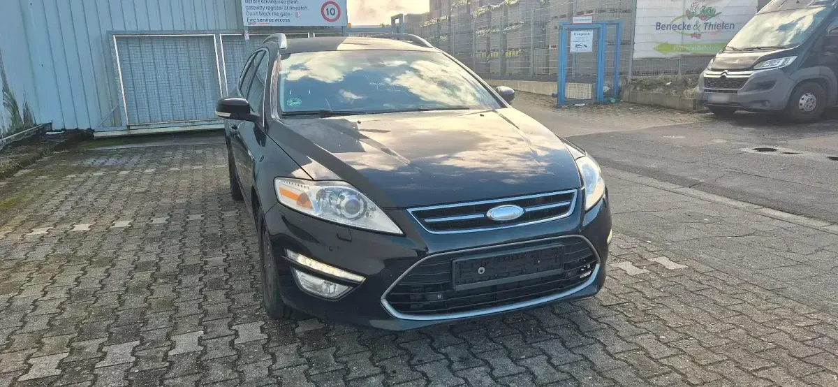 Gebraucht Ford Mondeo 140 PS (102 kW) 2011 Schwarz Kombi