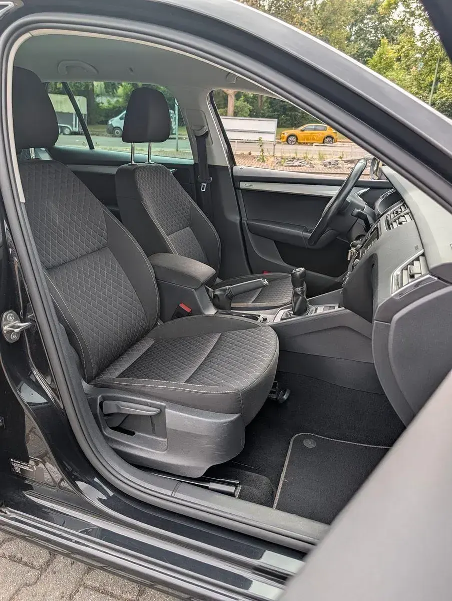 Gebraucht Skoda Octavia 150 PS (110 kW) 2015 Schwarz Kombi
