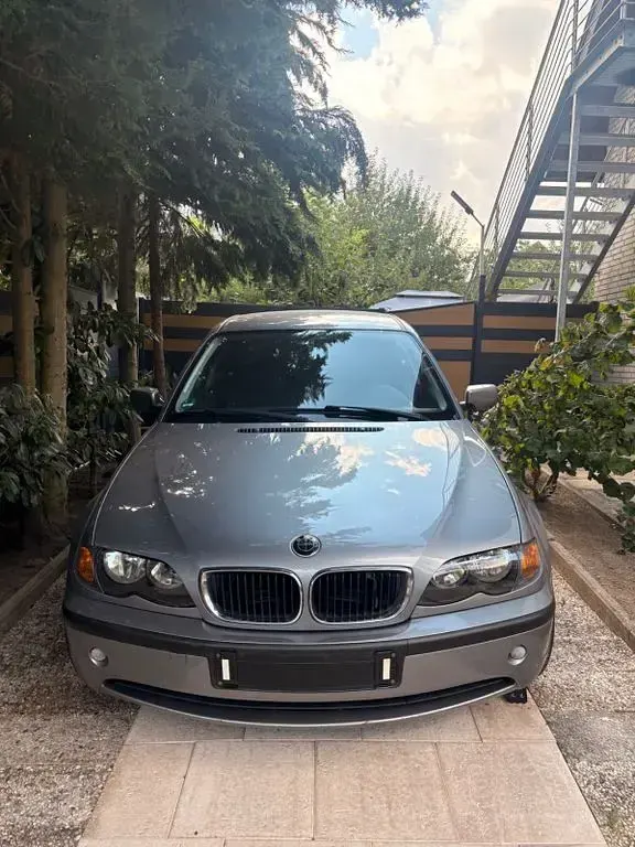 Gebraucht BMW 320 150 PS (110 kW) 2004 Grau Limousine