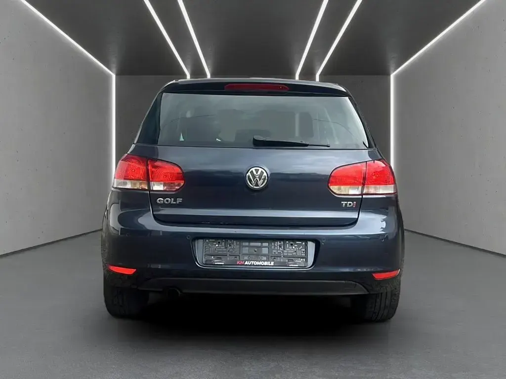 Gebraucht VW Golf VI Team 105 PS (77 kW) 2010 Blau Kleinwagen