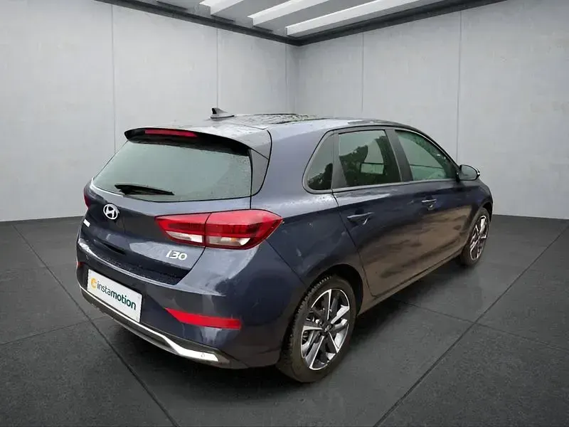 Gebraucht Hyundai i30 101 PS (74 kW) 2025 Blau Kleinwagen
