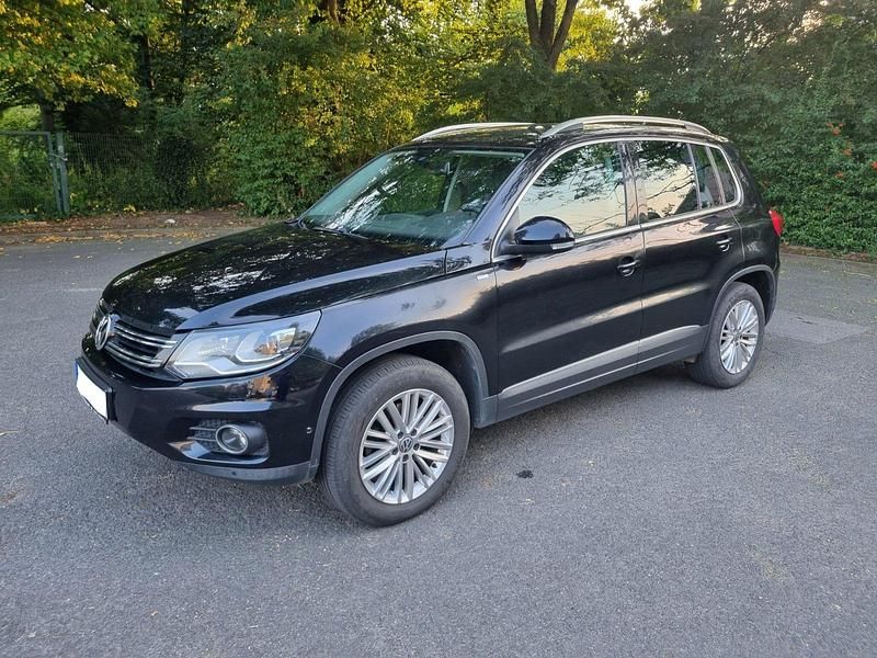 Schwarz Gebraucht 2015 VW Tiguan SUV | 10.900 € (Superpreis) - Bild 1/4
