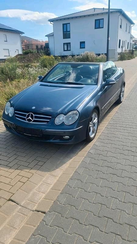 Grau Gebraucht 2006 Mercedes CLK320 Edition Cabrio | 9.999 € (Fairer Preis) - Bild 1/4