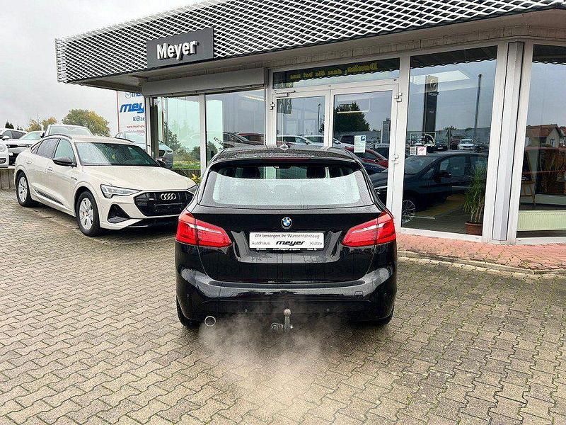 Gebraucht BMW 216 Active Tourer Basis 116 PS (85 kW) 2015 Schwarz Van / Kleinbus