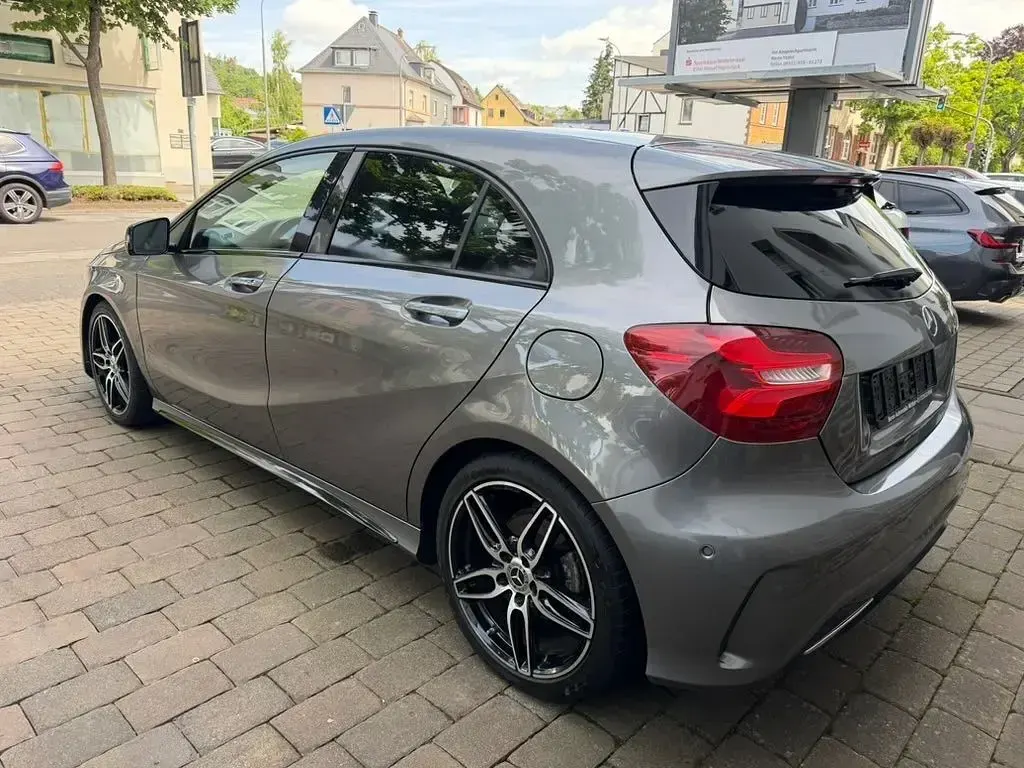 Gebraucht Mercedes A180 AMG 122 PS (89 kW) 2017 Grau Limousine
