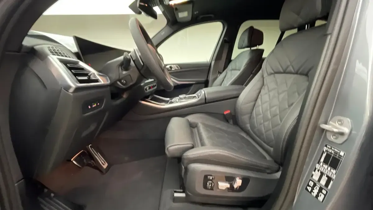Neu BMW X5 Efficient Dynamics 352 PS (258 kW) 2026 Skyscraper grau metallic SUV