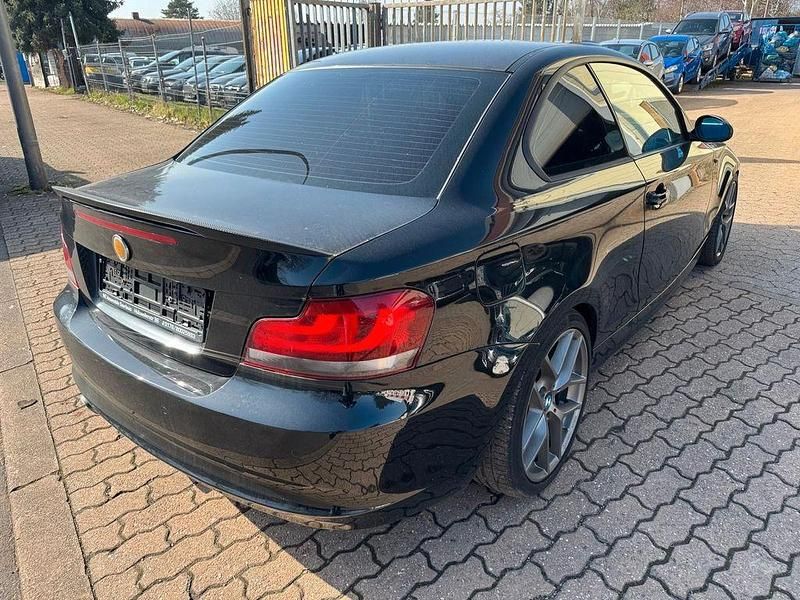 Second-hand BMW 120 177 CP (130 kW) 2009 Negru Hatchback