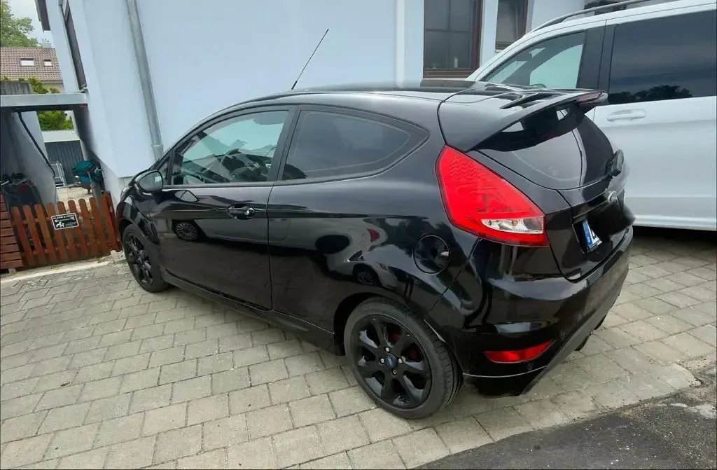 Gebraucht Ford Fiesta Titanium 95 PS (69 kW) 2012 Schwarz Kleinwagen