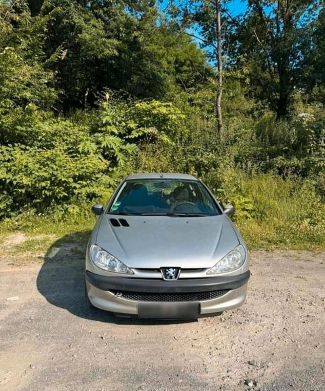 Gebraucht Peugeot 206 77 PS (56 kW) 2004 Silber Kleinwagen