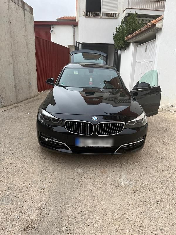 Schwarz Gebraucht 2016 BMW 320 Gran Turismo Luxury Line Limousine | 16.500 € (Etwas zu teuer) - Bild 1/4