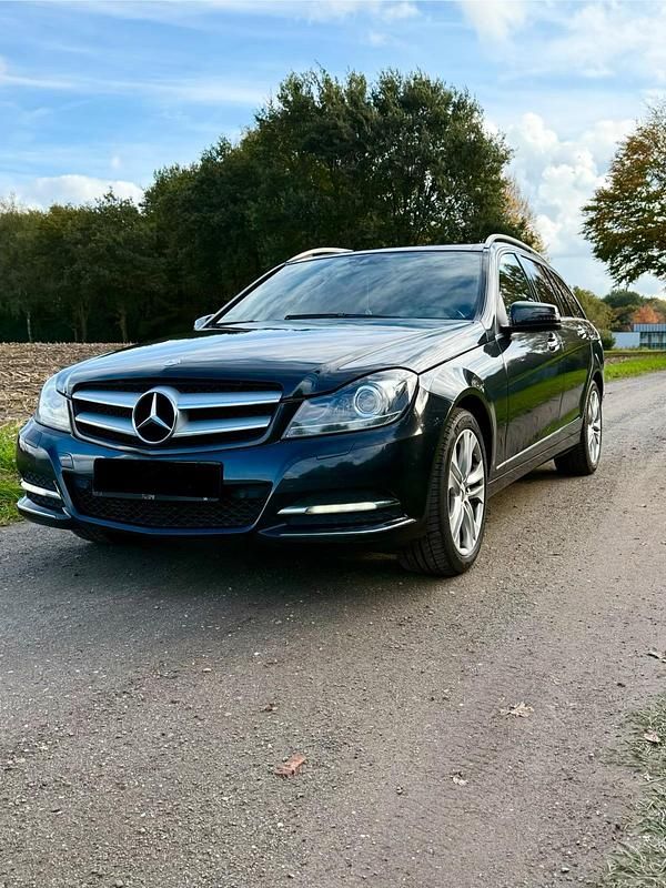 Blau Gebraucht 2012 Mercedes C220 Avantgarde Kombi | 6.899 € (Fairer Preis) - Bild 1/4