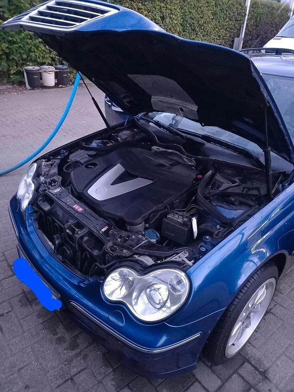 Blau Gebraucht 2005 Mercedes C320 Kombi | 3.200 € (Fairer Preis) - Bild 1/4