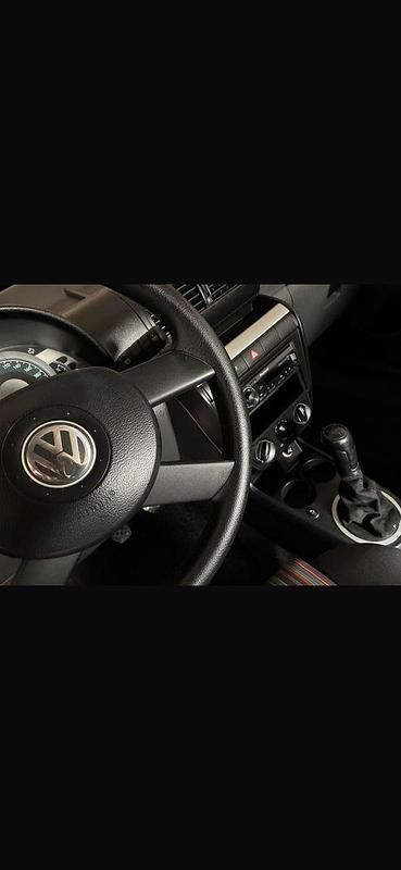 Blau Gebraucht 2006 VW Fox Kleinwagen | 2.200 € (Fairer Preis) - Bild 1/4