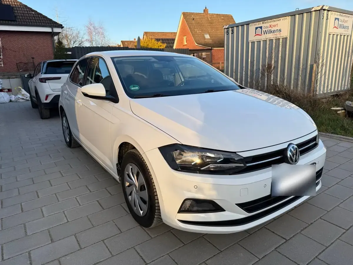 Gebraucht VW Polo Comfortline 60 PS (44 kW) 2017 Weiß Kleinwagen