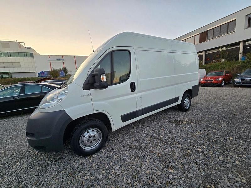 Weiß Gebraucht 2013 Peugeot Boxer Avantage Van | 8.990 € - Bild 1/4