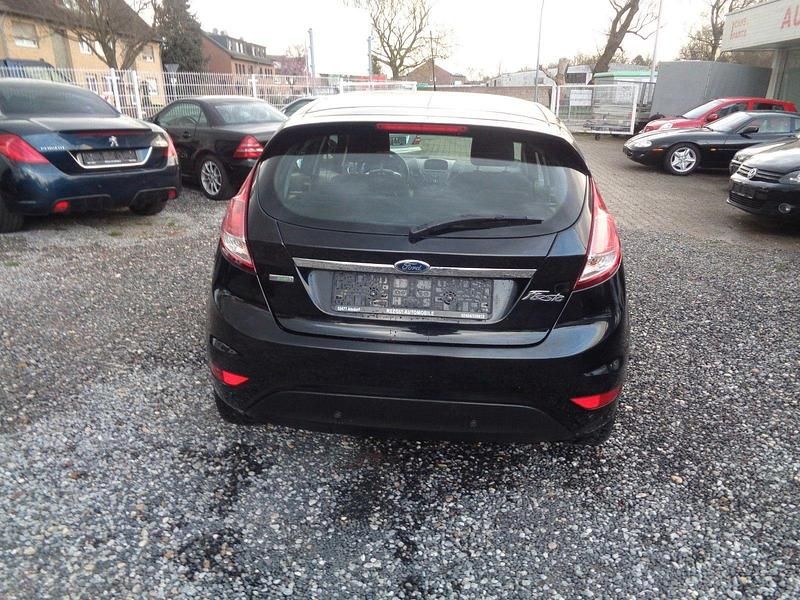 Gebraucht Ford Fiesta Titanium 101 PS (74 kW) 2015 Schwarz Limousine