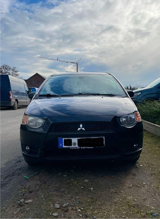Gebraucht Mitsubishi Colt Invite 95 PS (69 kW) 2011 Schwarz Kleinwagen