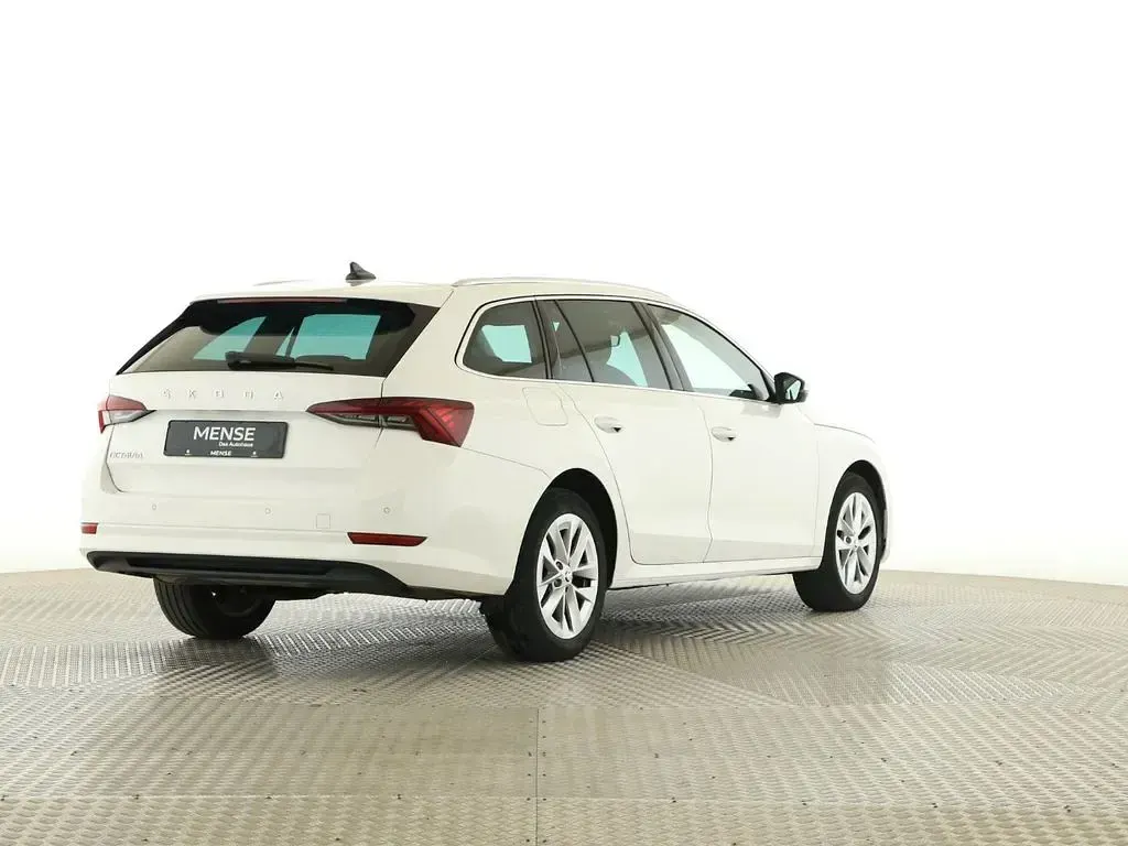 Gebraucht Skoda Octavia Style 116 PS (85 kW) 2023 Candyweiß Kombi