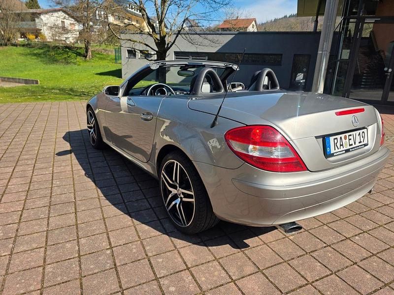 Gebraucht Mercedes SLK200 163 PS (119 kW) 2007 Silber Cabrio