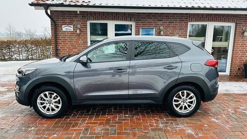 Gebraucht Hyundai Tucson Trend 132 PS (97 kW) 2019 Grau SUV