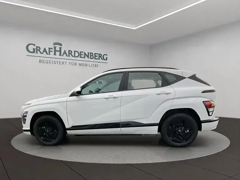Neu Hyundai Kona Select 114 kW (156 PS) 2025 Weiß SUV