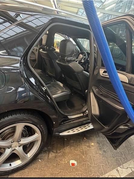 Gebraucht Mercedes ML350 258 PS (189 kW) 2014 Schwarz SUV