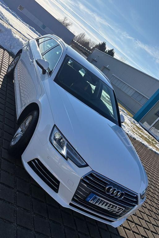 Weiß Gebraucht 2016 Audi A4 Ambiente Kombi | 16.000 € (Fairer Preis) - Bild 1/4