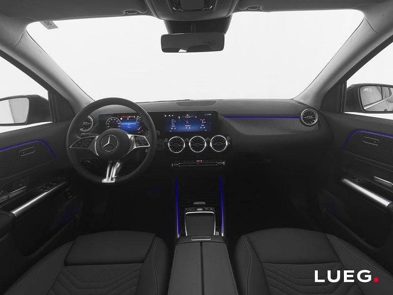 Gebraucht Mercedes GLA200 Progressive 163 PS (119 kW) 2024 Schwarz SUV