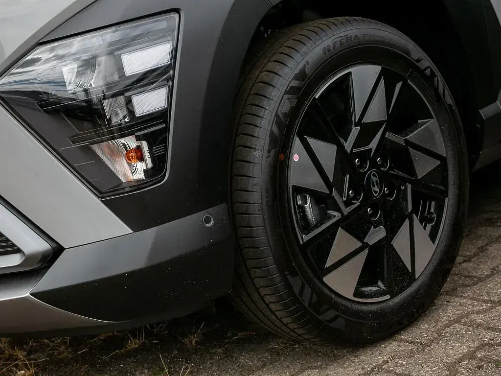 Neu Hyundai Kona Select 129 PS (94 kW) 2026 Grau SUV