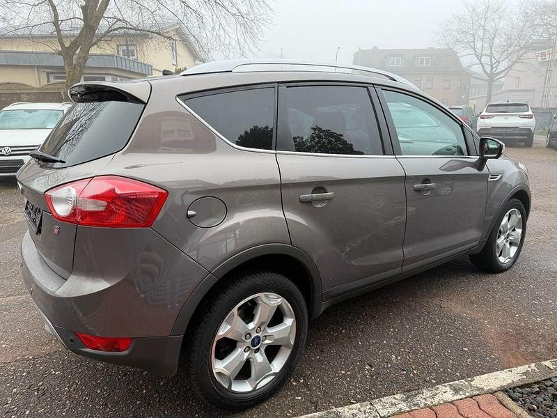 Gebraucht Ford Kuga Titanium 140 PS (102 kW) 2012 Braun SUV