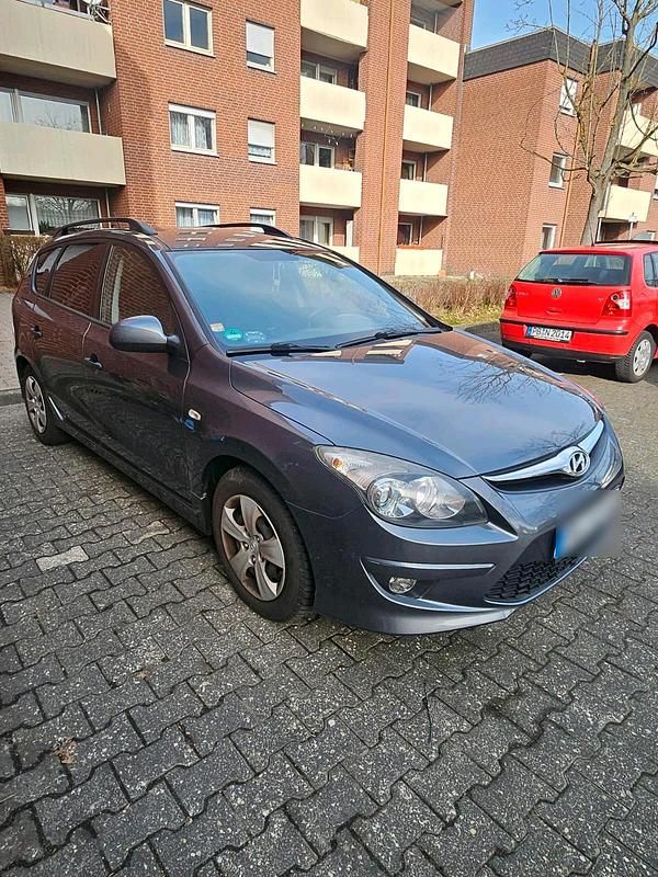 Gebraucht Hyundai i30 Edition+ 109 PS (80 kW) 2011 Grau Limousine