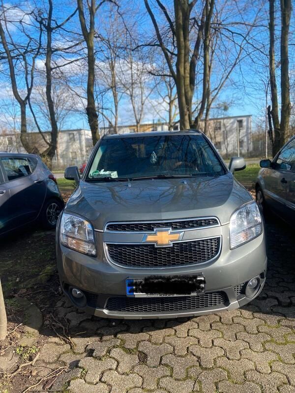 Grau Gebraucht 2011 Chevrolet Orlando Van / Kleinbus | 6.500 € (Fairer Preis) - Bild 1/4
