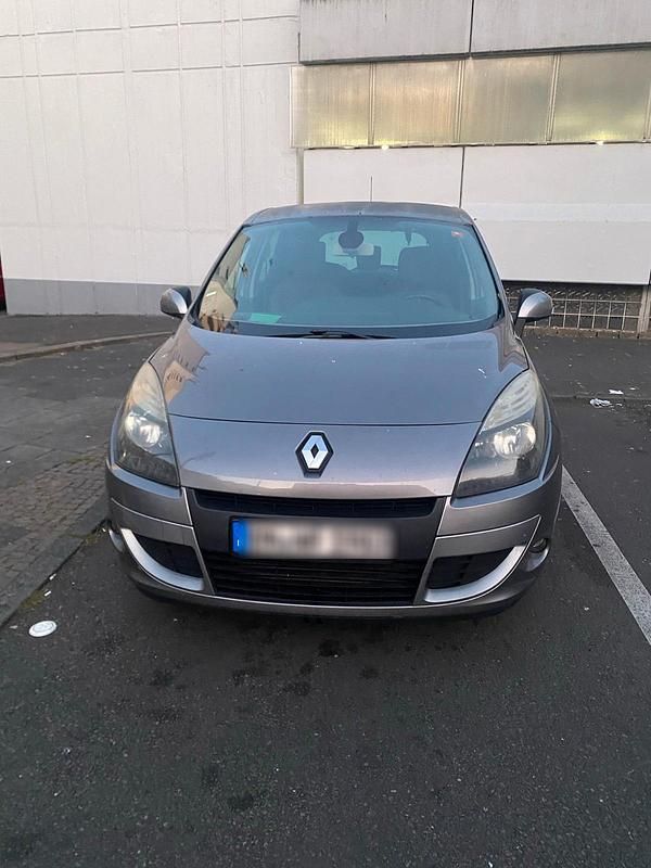 Grau Gebraucht 2011 Renault Scénic III Van / Kleinbus | 3.000 € - Bild 1/4