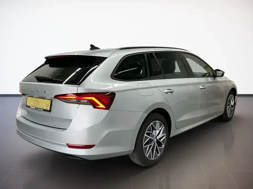Gebraucht Skoda Octavia Ambition 150 PS (110 kW) 2023 Silber Kombi