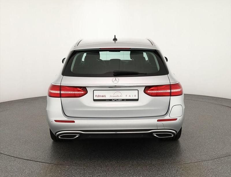 Gebraucht Mercedes E300 Avantgarde 306 PS (225 kW) 2020 Silber Limousine