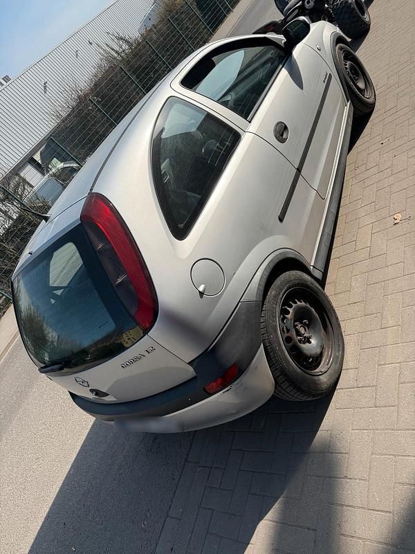 Gebraucht Opel Corsa 75 PS (55 kW) 2002 Silber Kleinwagen