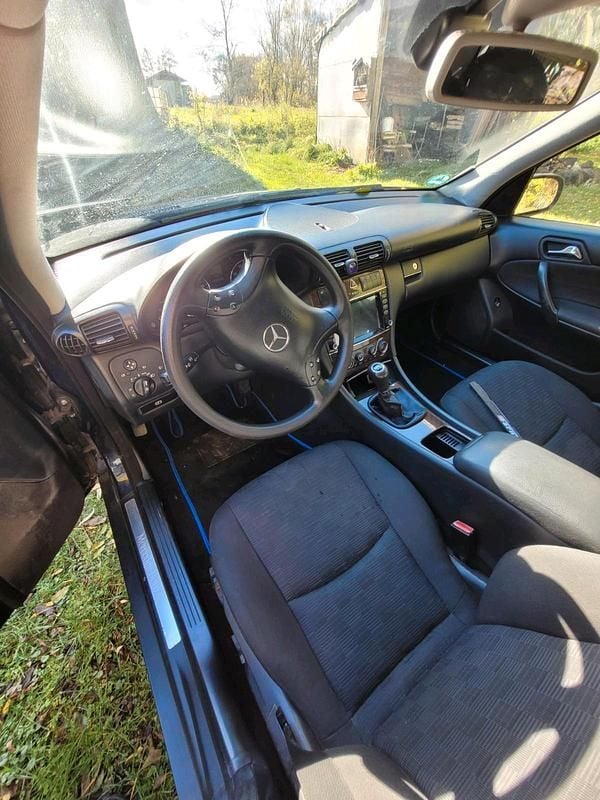 Blau Gebraucht 2006 Mercedes C180 Limousine | 3.200 € (Fairer Preis) - Bild 1/4
