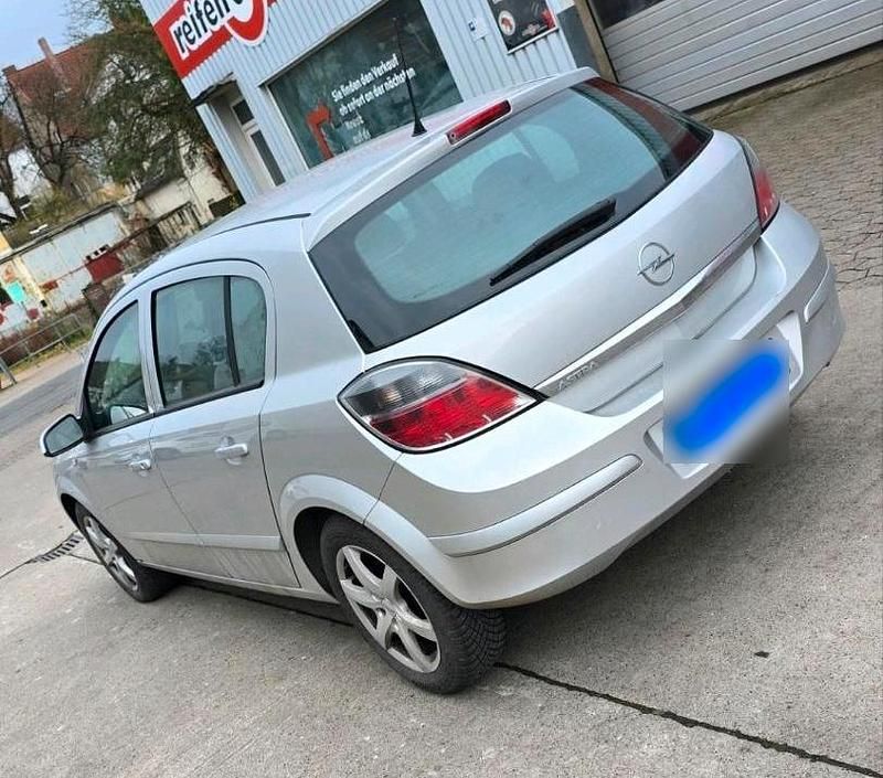 Gebraucht Opel Astra 116 PS (85 kW) 2009 Limousine