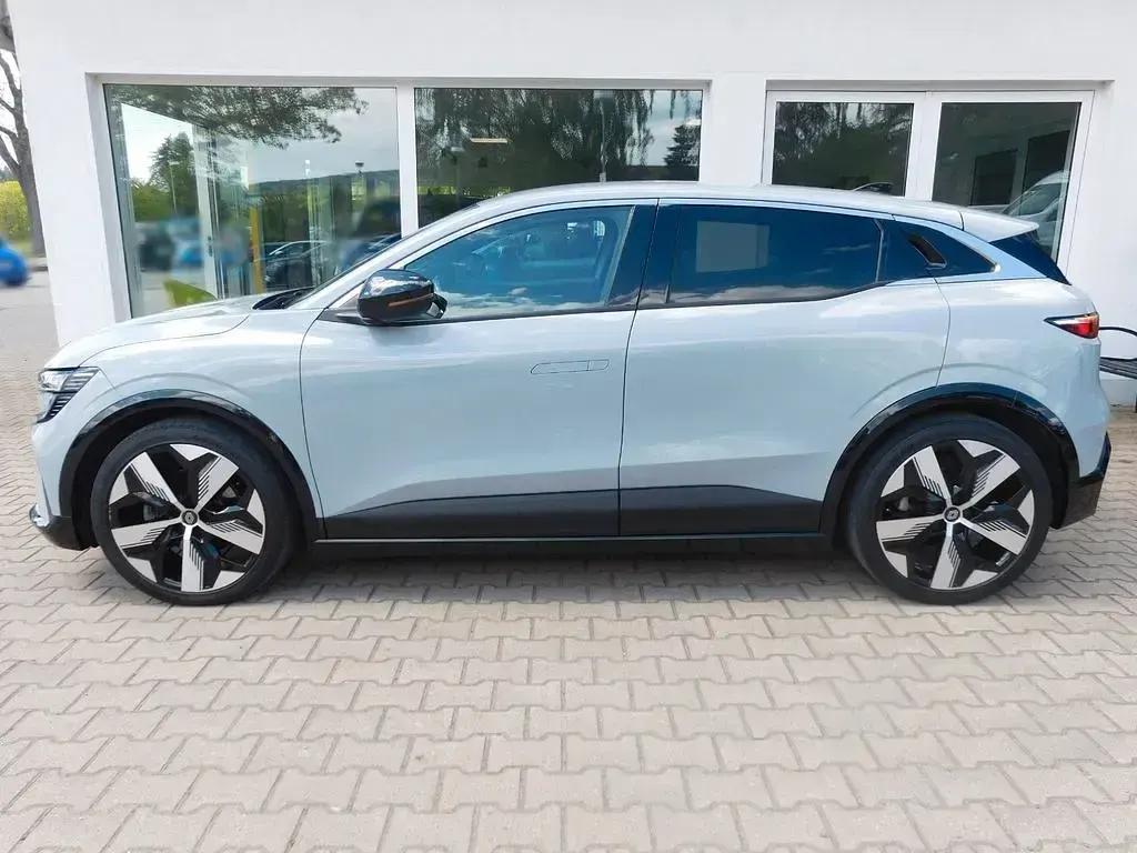 Używany Renault Megane E-Tech Techno 160 kW (218 KM) 2022 Szary Sedan/Limuzyna