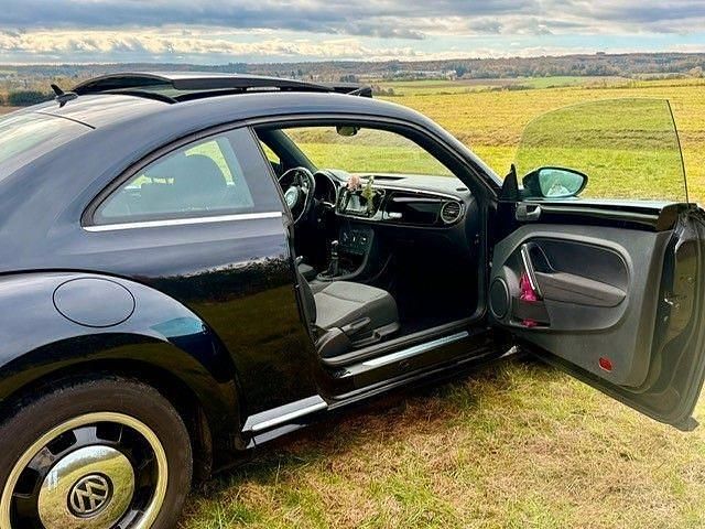 Usata VW Beetle 140 CV (102 kW) 2013 Nero Utilitaria