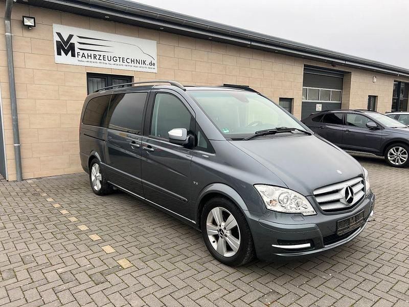 Grau Gebraucht 2012 Mercedes Viano Edition Van / Kleinbus | 19.700 € (Fairer Preis) - Bild 1/4