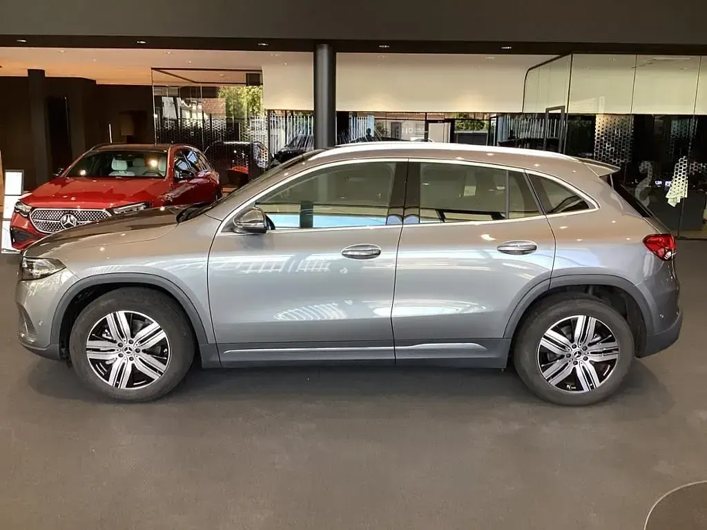Gebraucht Mercedes EQA250 Advanced 139 kW (190 PS) 2023 Grau SUV