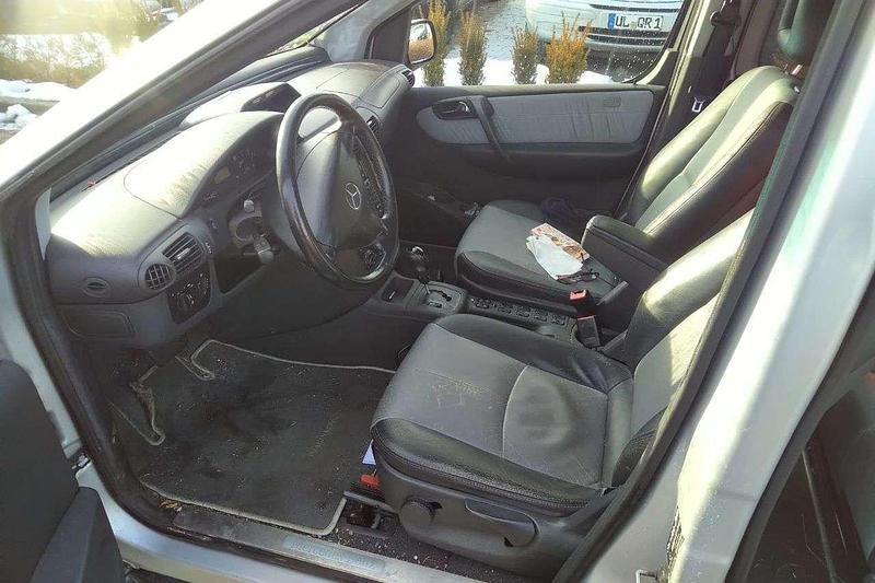 Gebraucht Mercedes Vaneo 91 PS (66 kW) 2003 Silber Van / Kleinbus