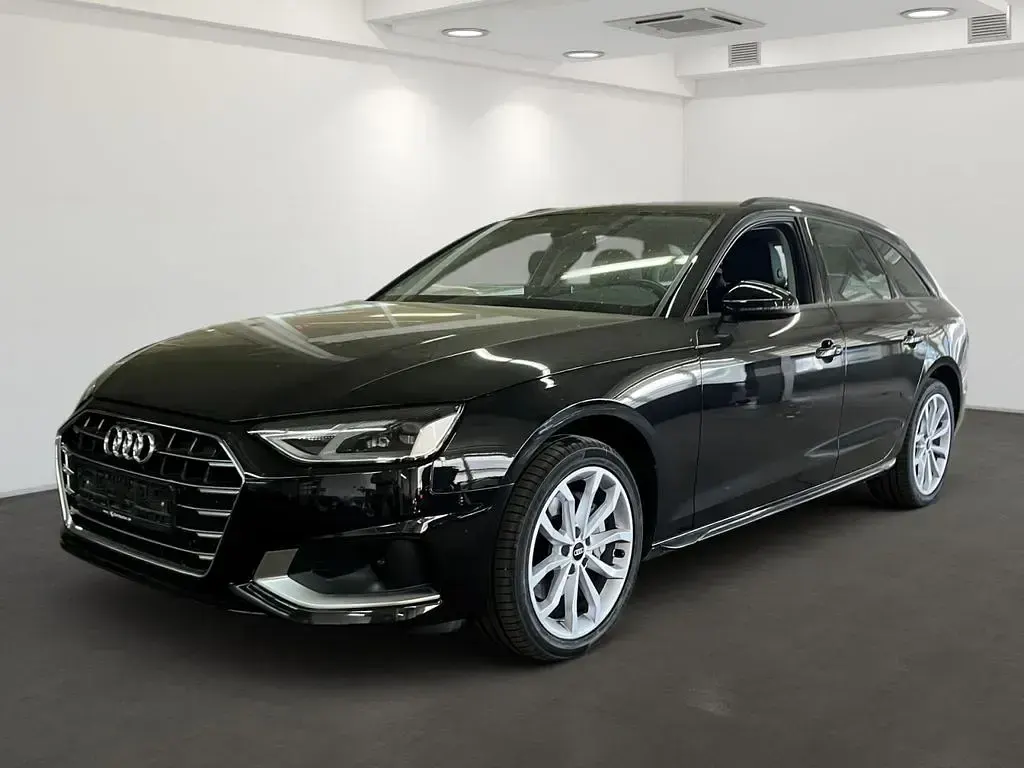 Second-hand Audi A4 Advanced 204 CP (150 kW) 2022 Negru Break