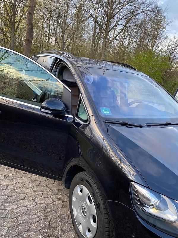 Gebraucht VW Sharan Comfortline 140 PS (102 kW) 2015 Schwarz Van / Kleinbus