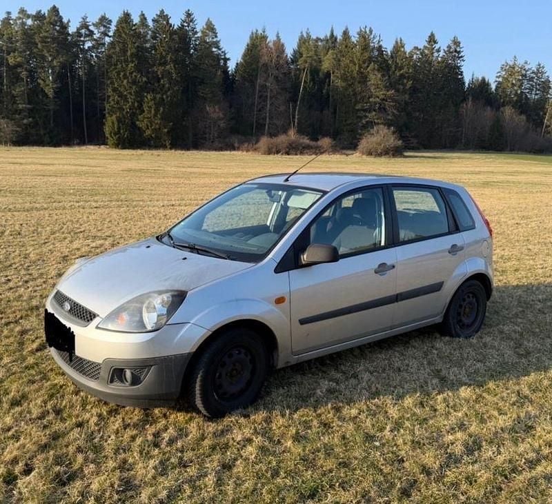 Gebraucht Ford Fiesta Trend 82 PS (60 kW) 2009 Silber Kleinwagen