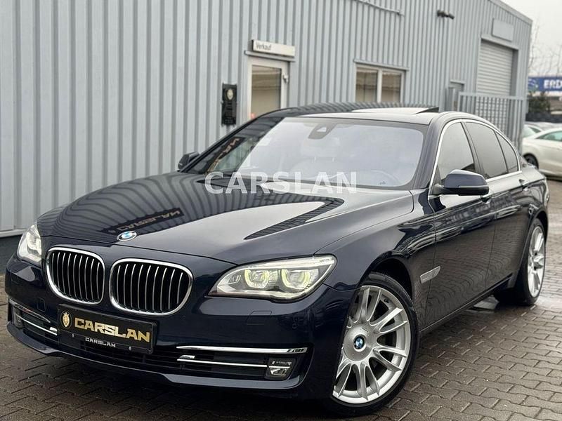 Gebraucht BMW 730 258 PS (189 kW) 2015 Blau Limousine