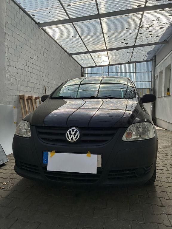 Gebraucht VW Fox 54 PS (39 kW) 2009 Schwarz Kleinwagen