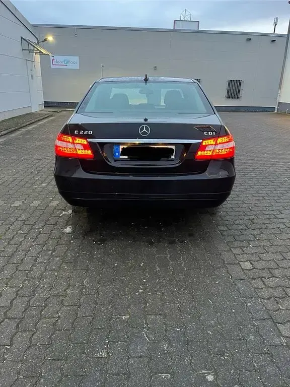 Brugt Mercedes E220 170 HK (125 kW) 2009 Sort Sedan